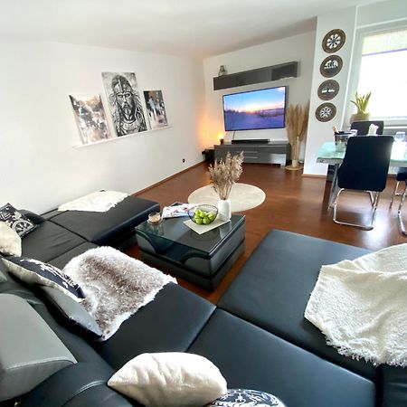 City Ferienwohnung Skyline - Mit Grossem Balkon & Xxl- Sofa Fuer Bis Zu 4 Personen Bremerhaven Exterior photo